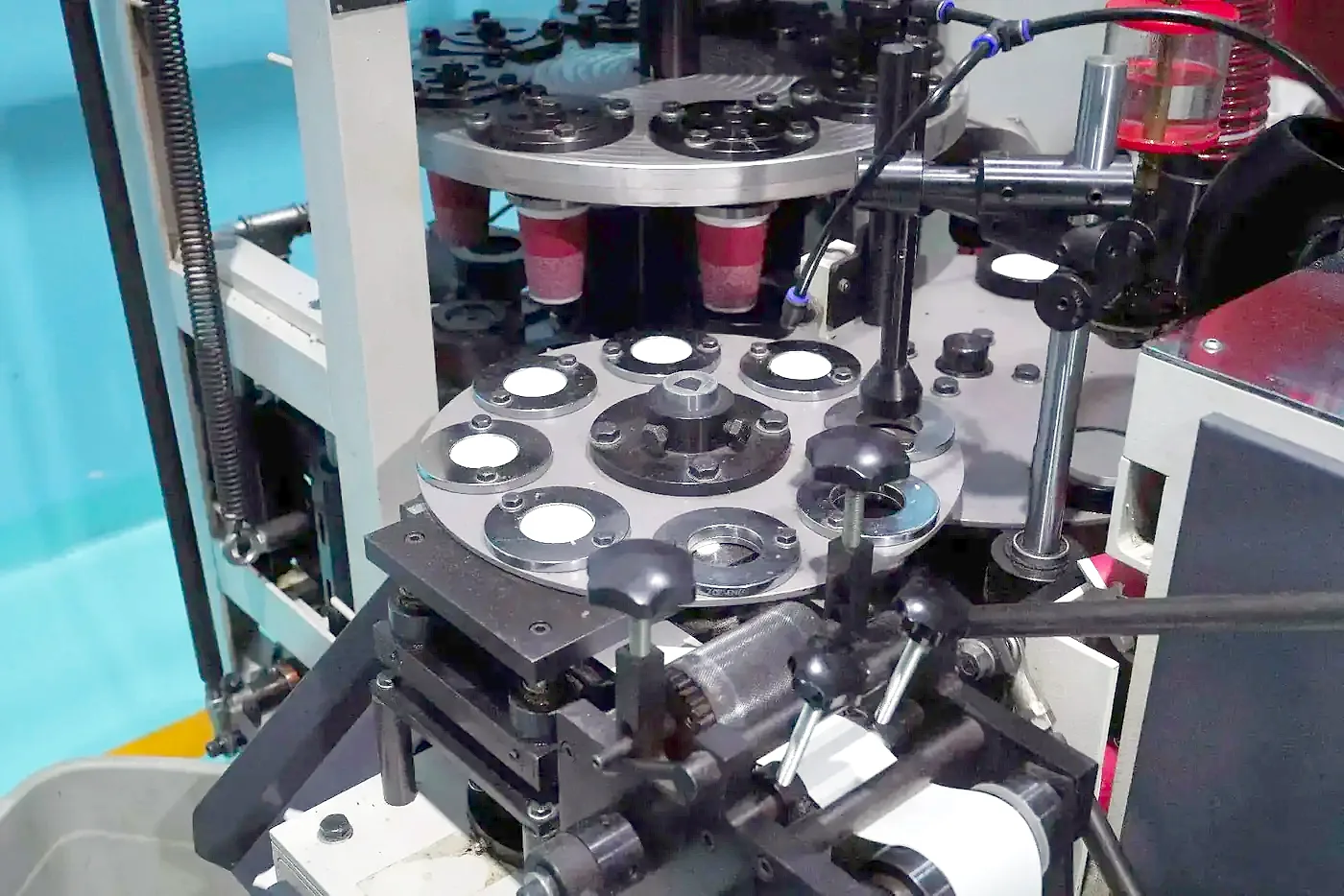 Automatic cup forming unit